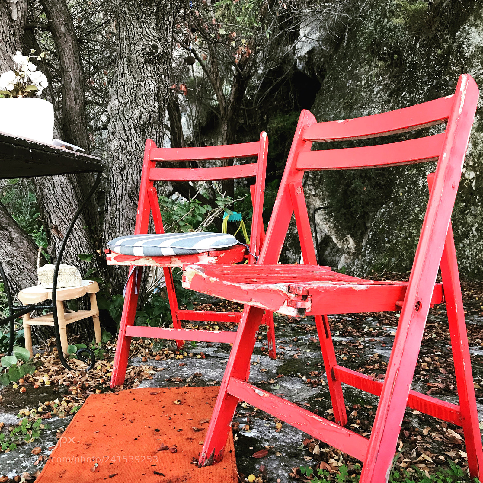 Apple iPhone 7 Plus sample photo. Red chair photography