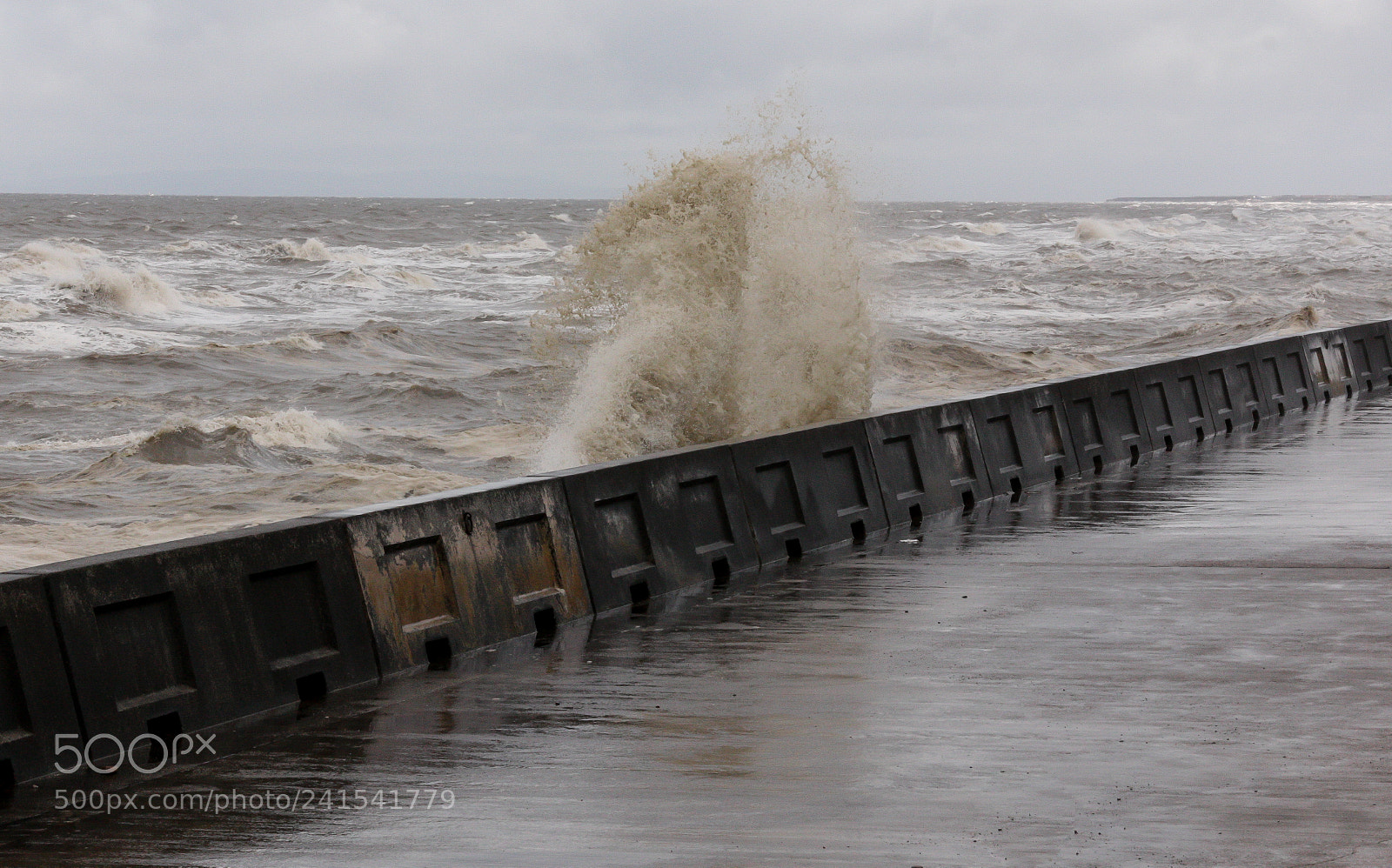 Canon EOS 450D (EOS Rebel XSi / EOS Kiss X2) sample photo. Crashing waves photography