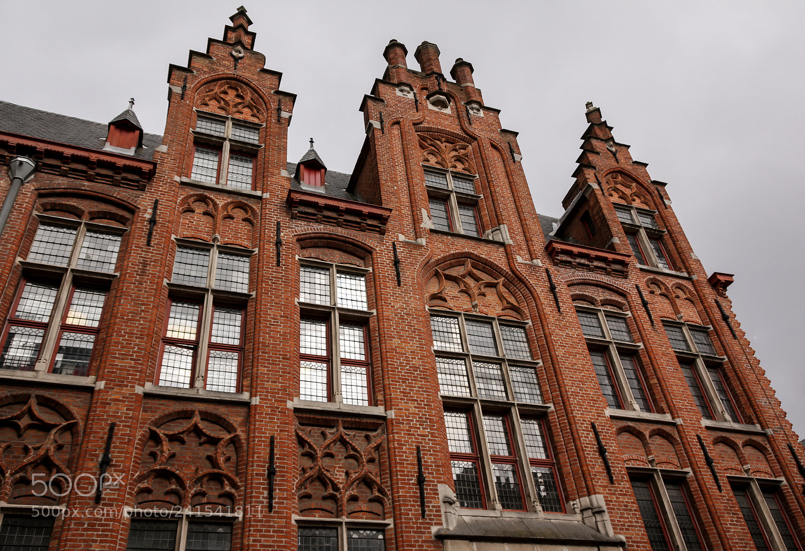 Canon EOS 450D (EOS Rebel XSi / EOS Kiss X2) sample photo. Ornate red brick photography