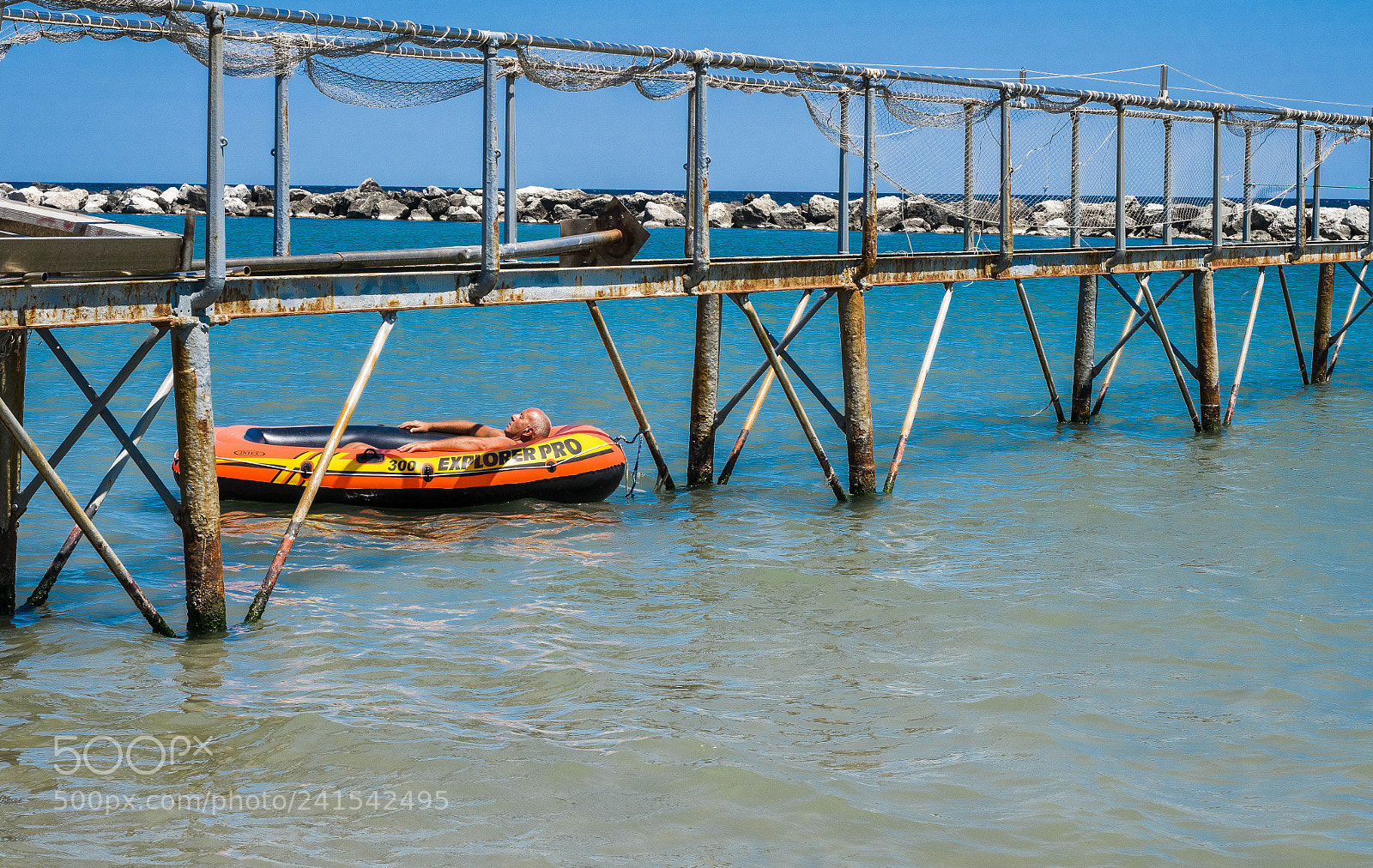 Olympus OM-D E-M1 Mark II sample photo. Relaxing explorer photography