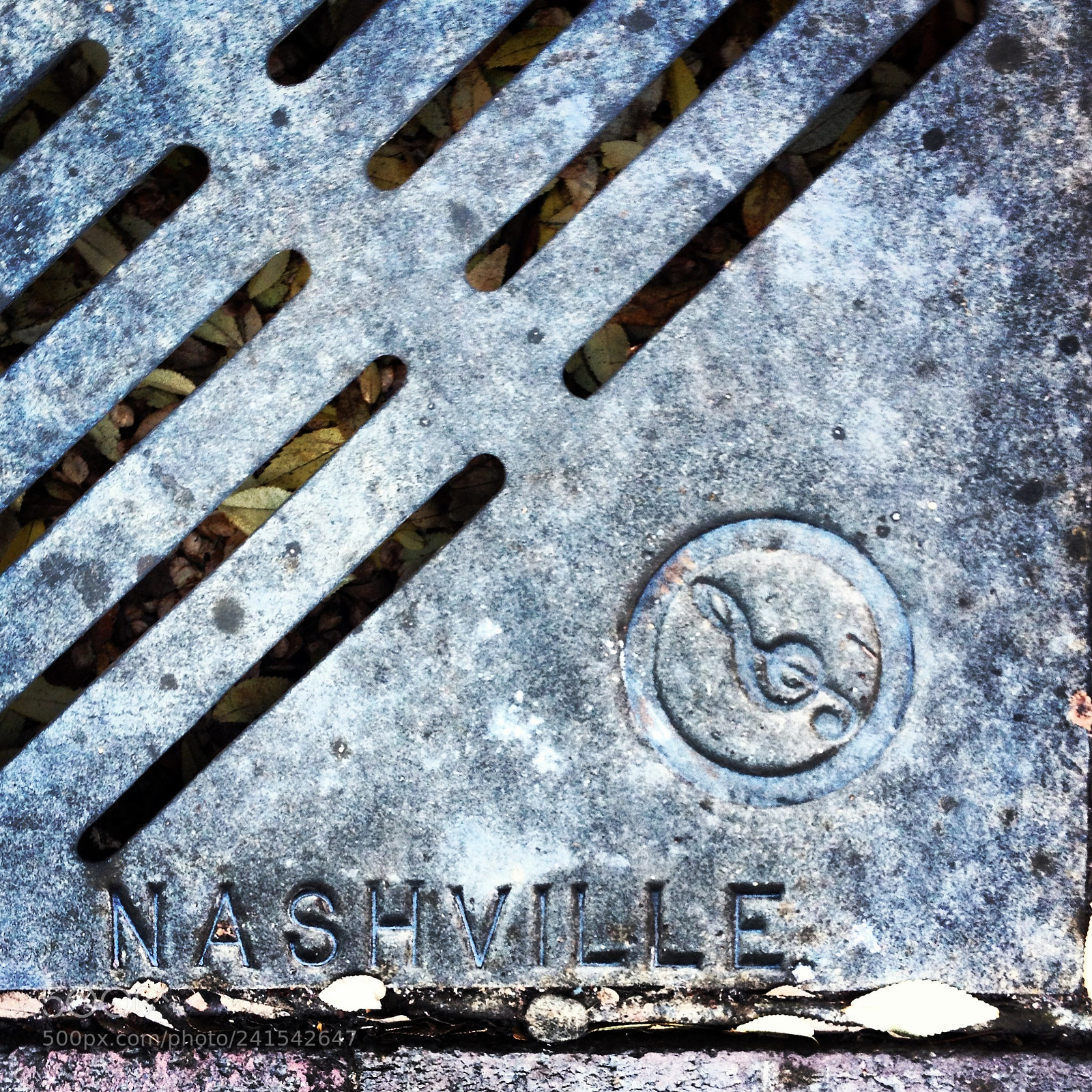 Apple iPhone 4S sample photo. Music city photography