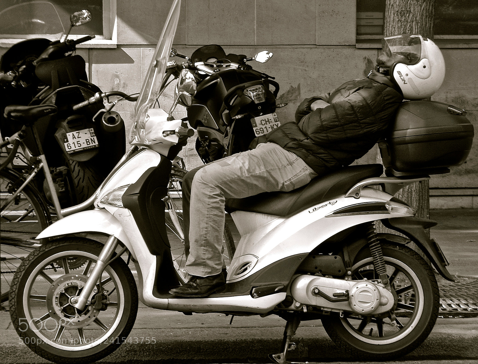 Nikon Coolpix L110 sample photo. Naptime in paris photography