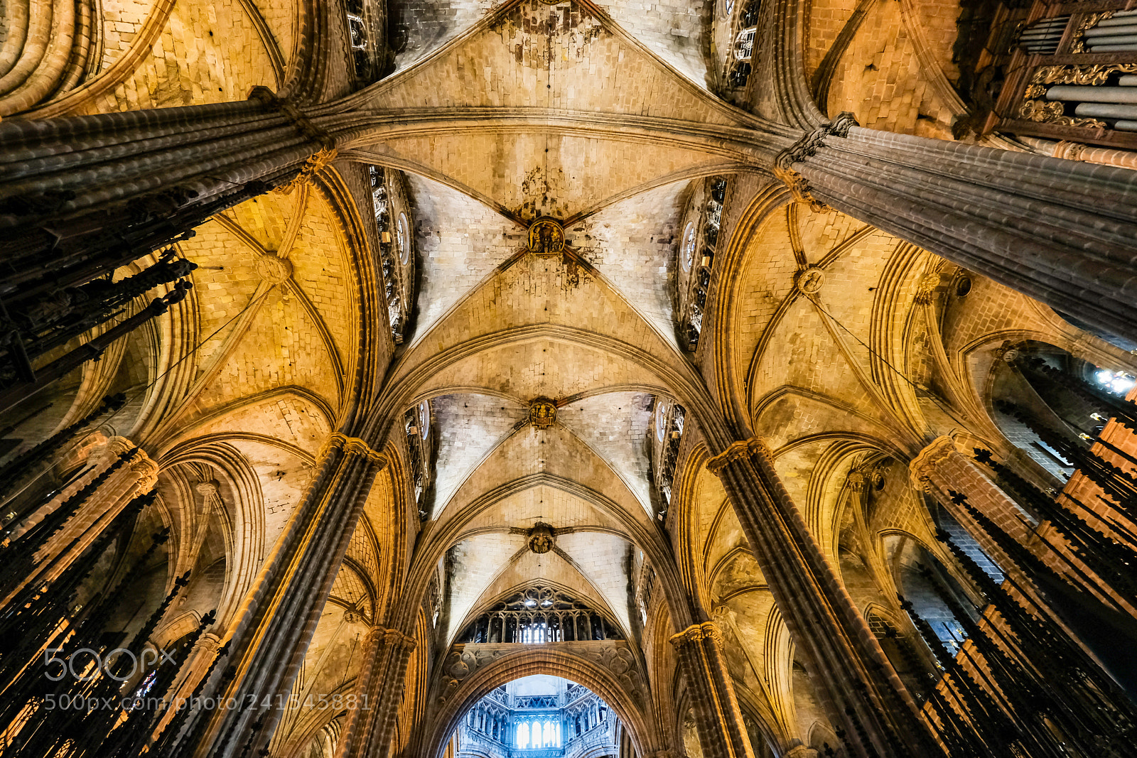Fujifilm X-T2 sample photo. Gothic ceiling photography