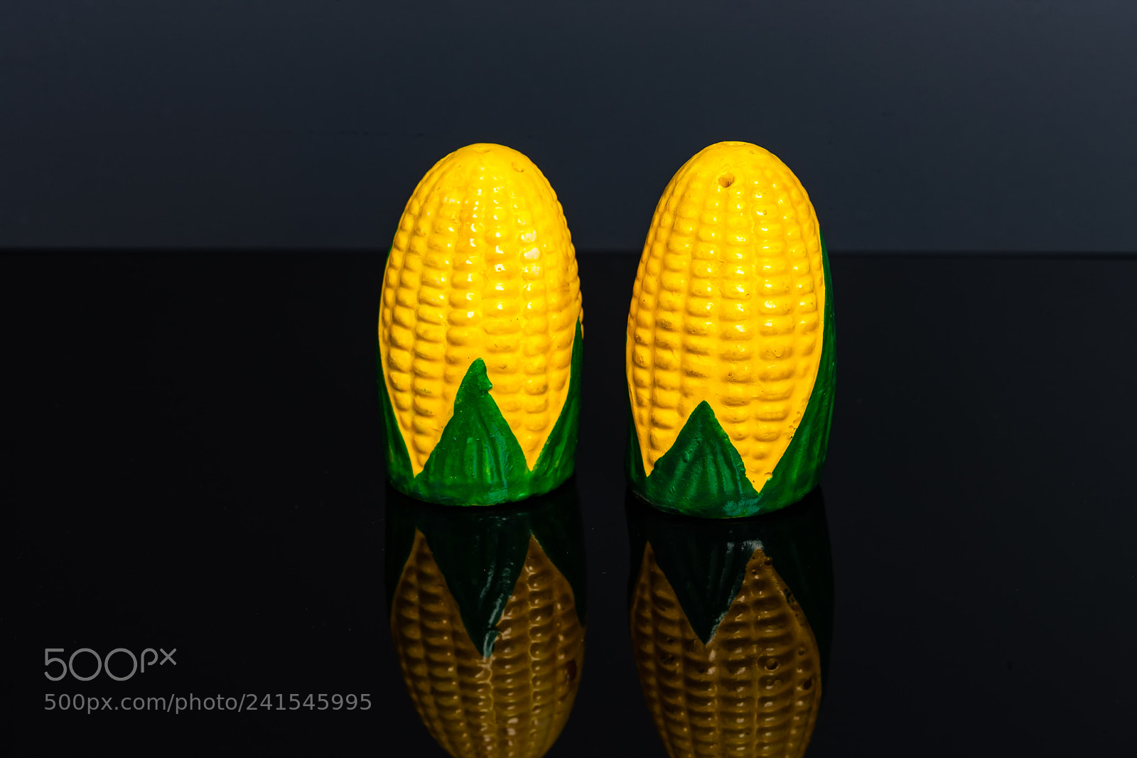 Canon EOS-1Ds Mark III sample photo. Ceramic ear of corn photography