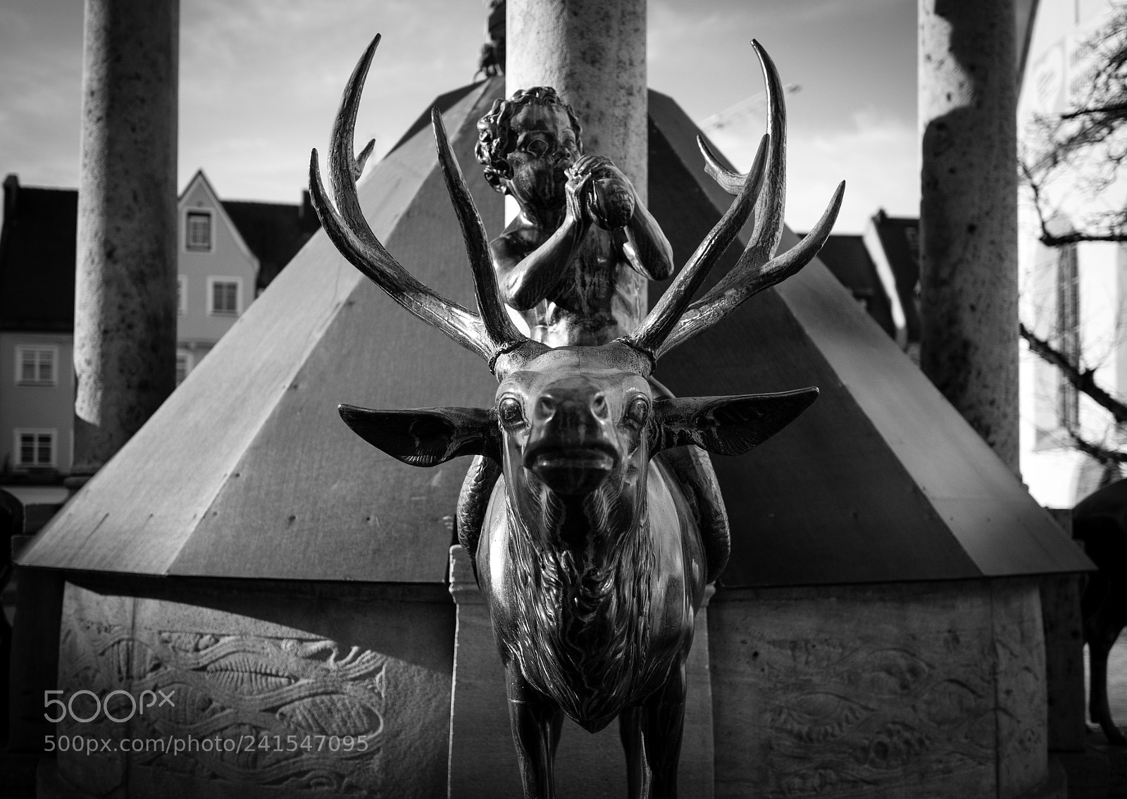 Panasonic Lumix DMC-GX85 (Lumix DMC-GX80 / Lumix DMC-GX7 Mark II) sample photo. Sculpture photography