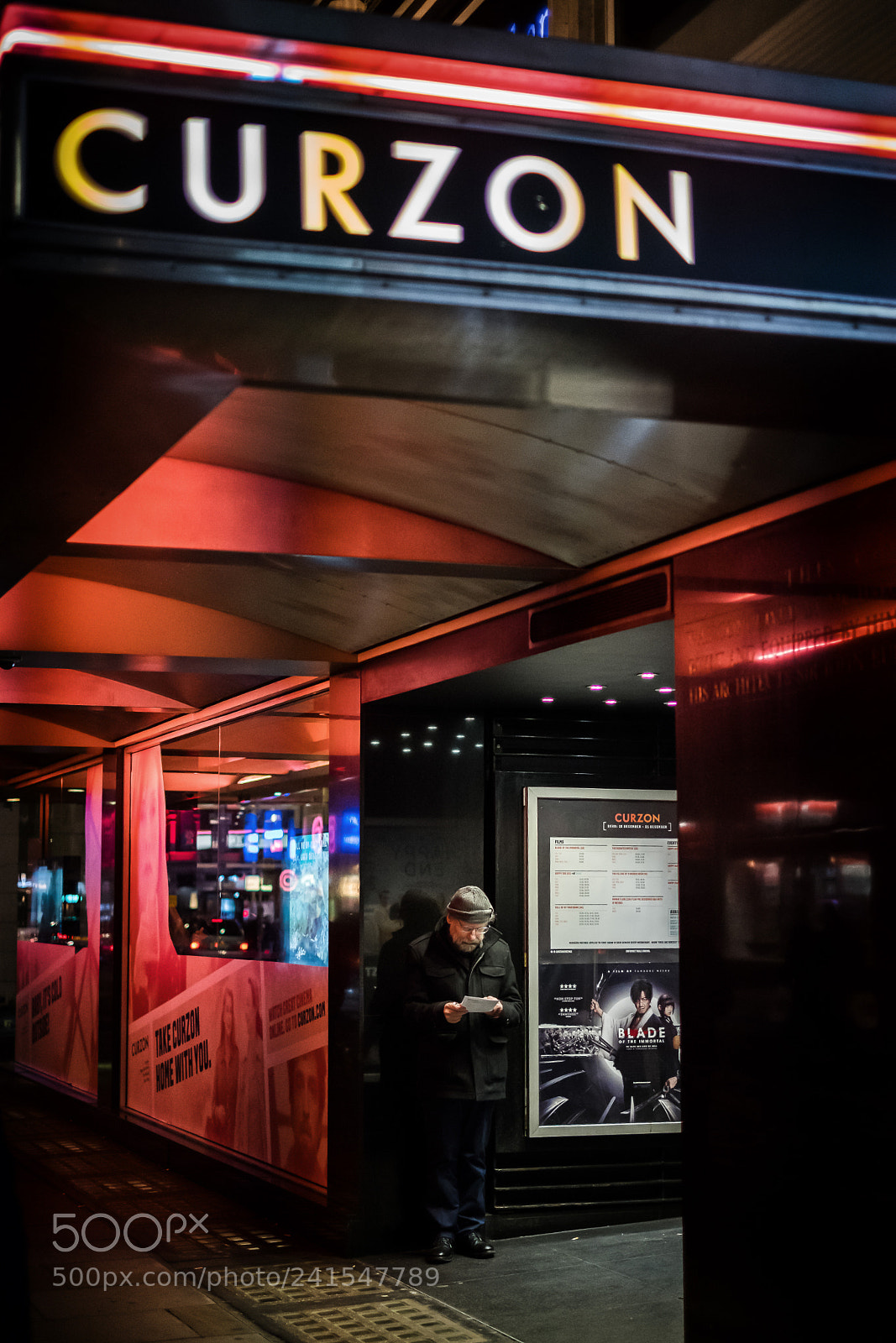 Fujifilm X-T2 sample photo. Members' queue photography