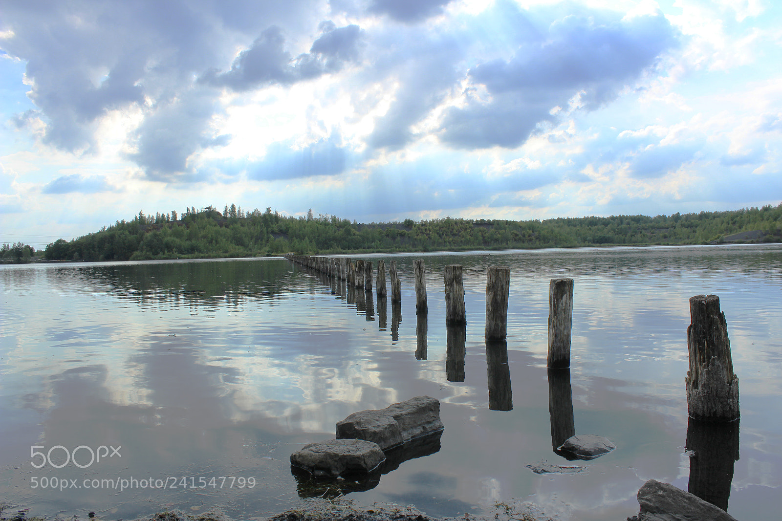 Canon EF-S 18-55mm F3.5-5.6 III sample photo. Les poteaux photography