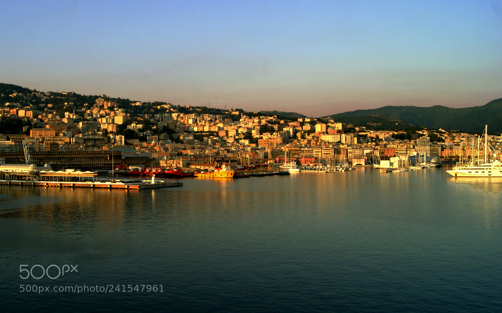 Sony Alpha DSLR-A290 sample photo. Genova photography