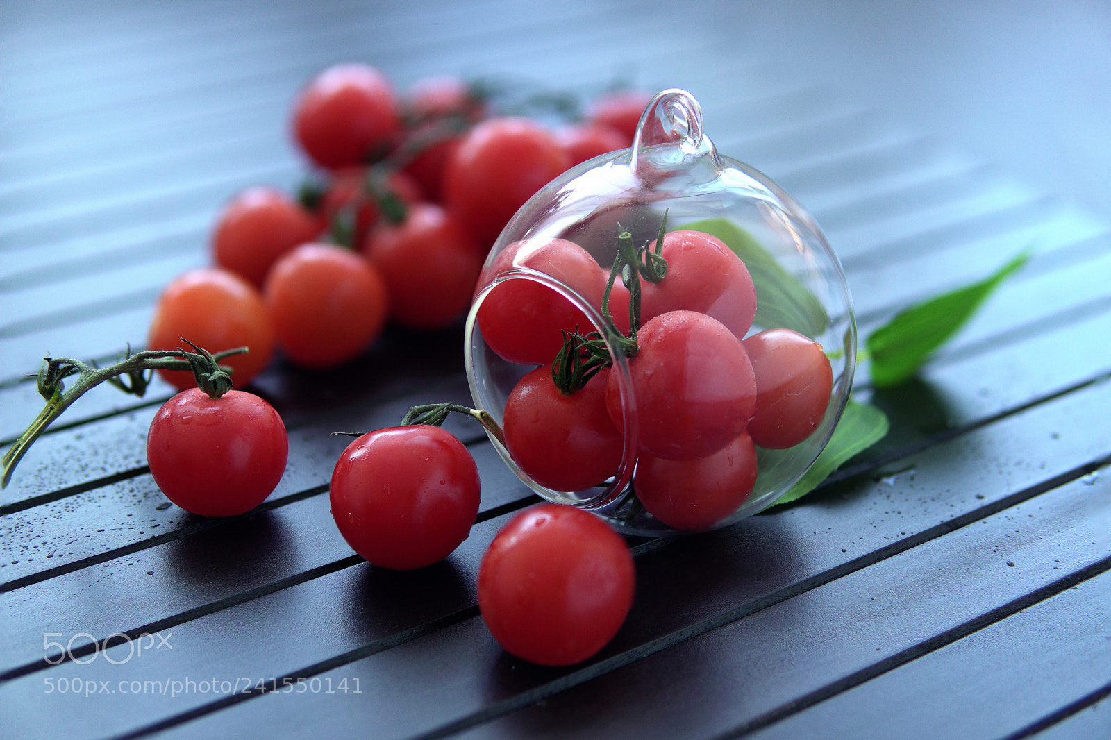 Sony a6300 sample photo. Tomoto in glass bowl photography