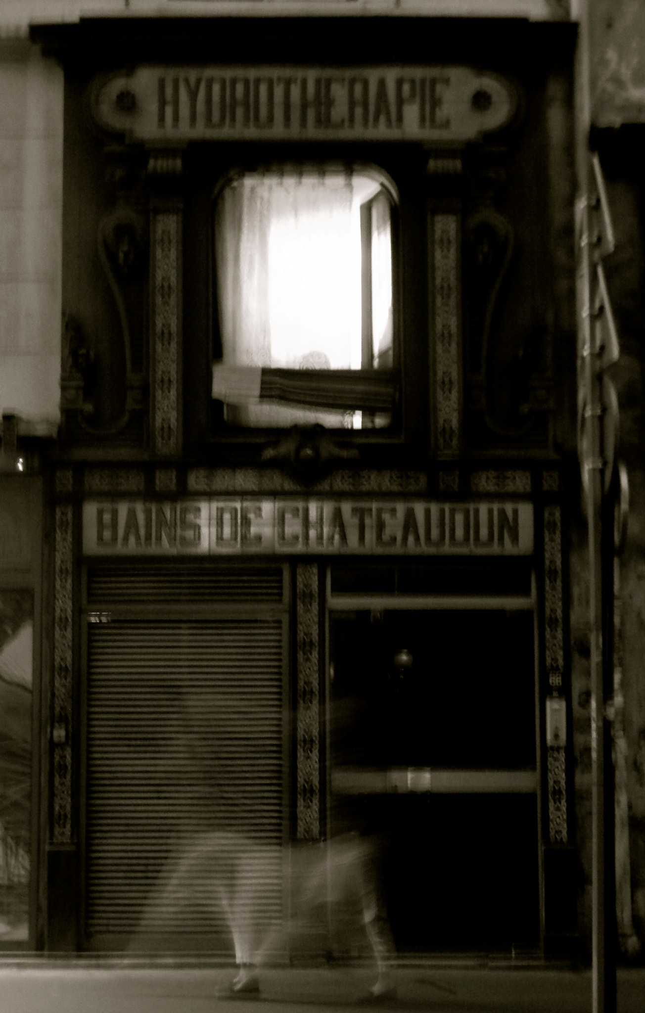 Nikon Coolpix L110 sample photo. Ghosts of paris photography