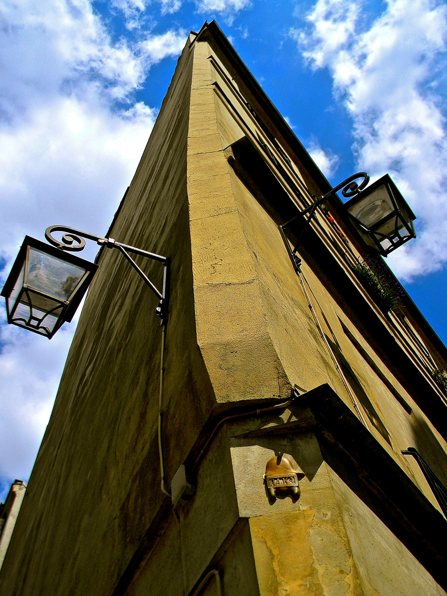 Nikon Coolpix L110 sample photo. Crooked corner, paris photography
