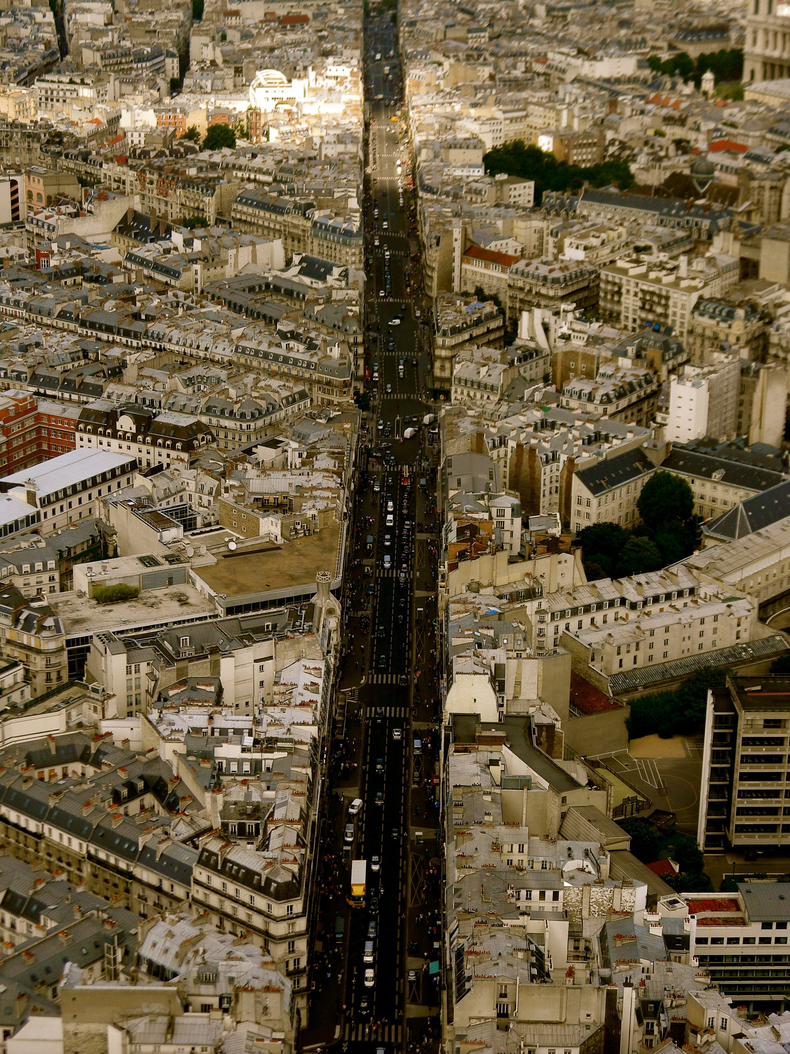 Nikon Coolpix L110 sample photo. Down the road, paris photography