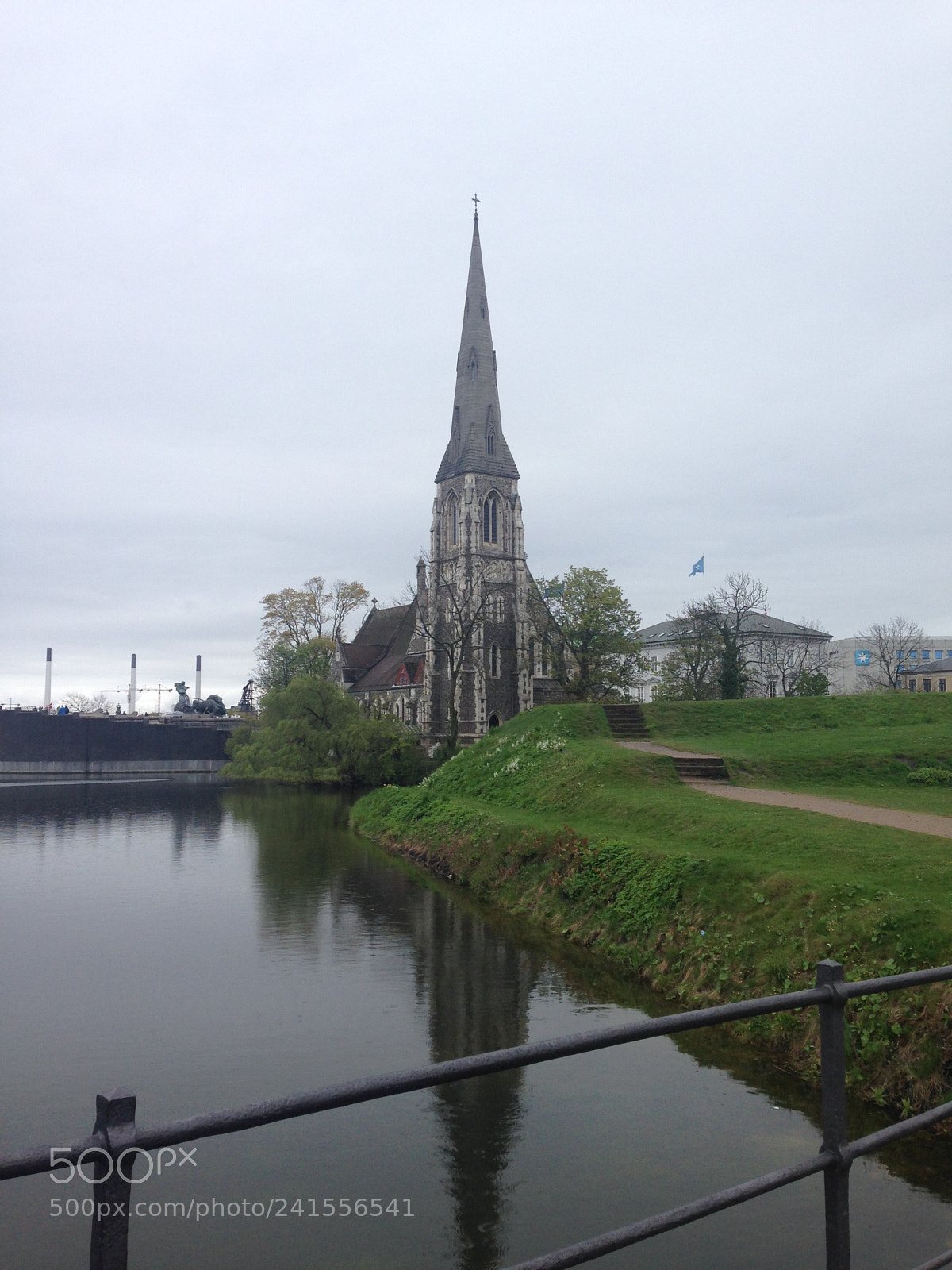 Apple iPhone 5 sample photo. Cathedral photography