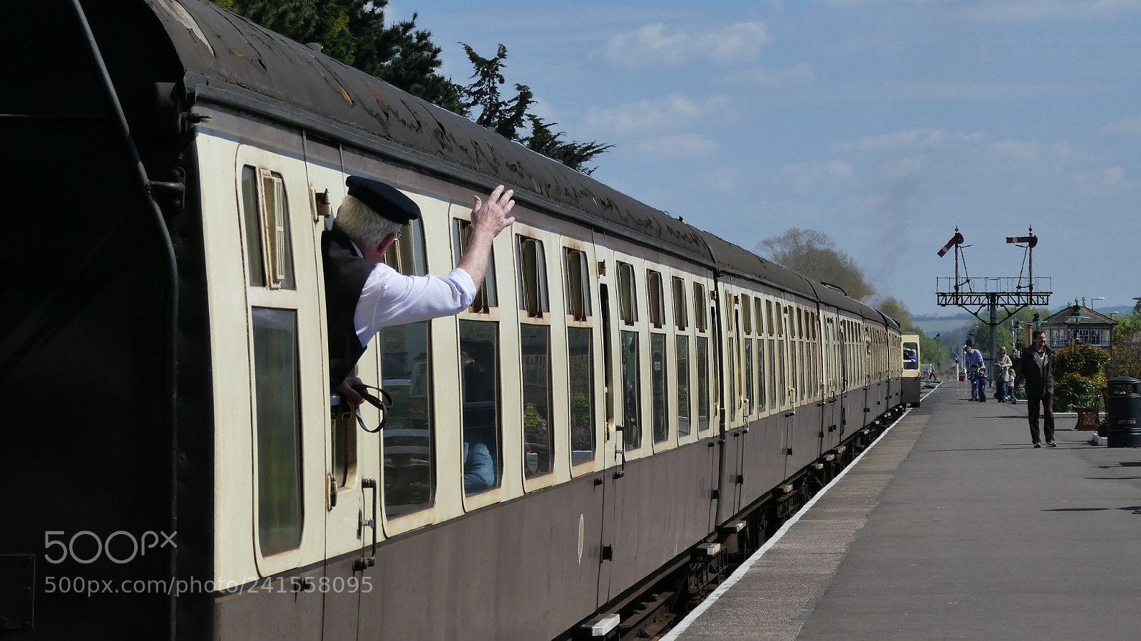 Panasonic Lumix DMC-ZS60 (Lumix DMC-TZ80) sample photo. The train from minehead photography