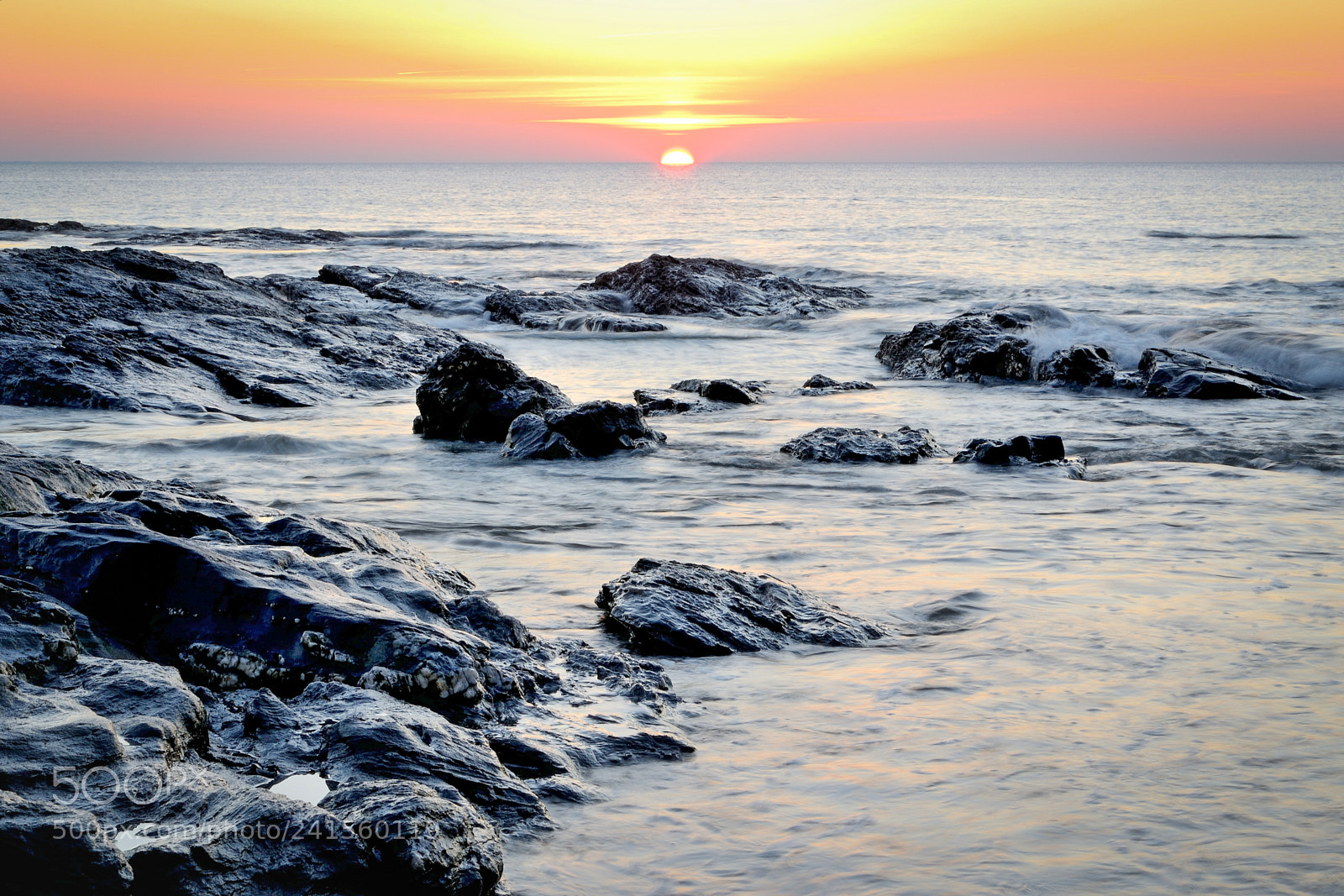 Nikon D3100 sample photo. Rocks - pornic, france photography