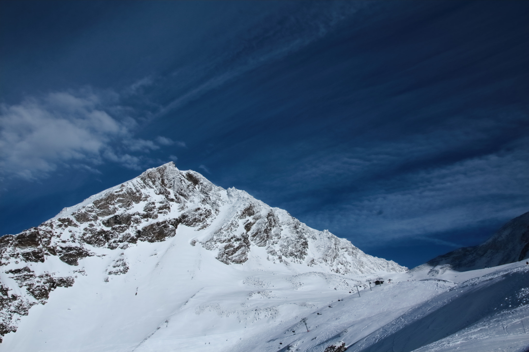 Sigma 18-250mm F3.5-6.3 DC OS HSM sample photo. Le grand col photography