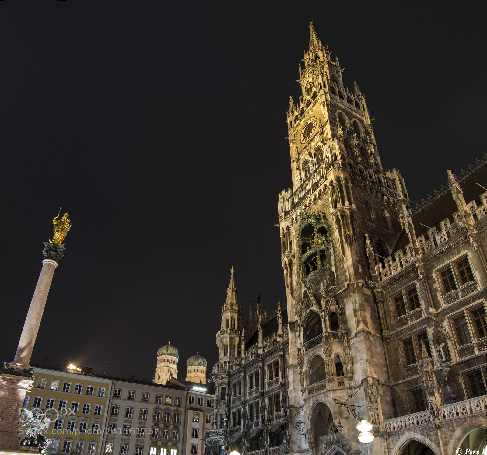 Nikon D3200 sample photo. Marienplatz photography