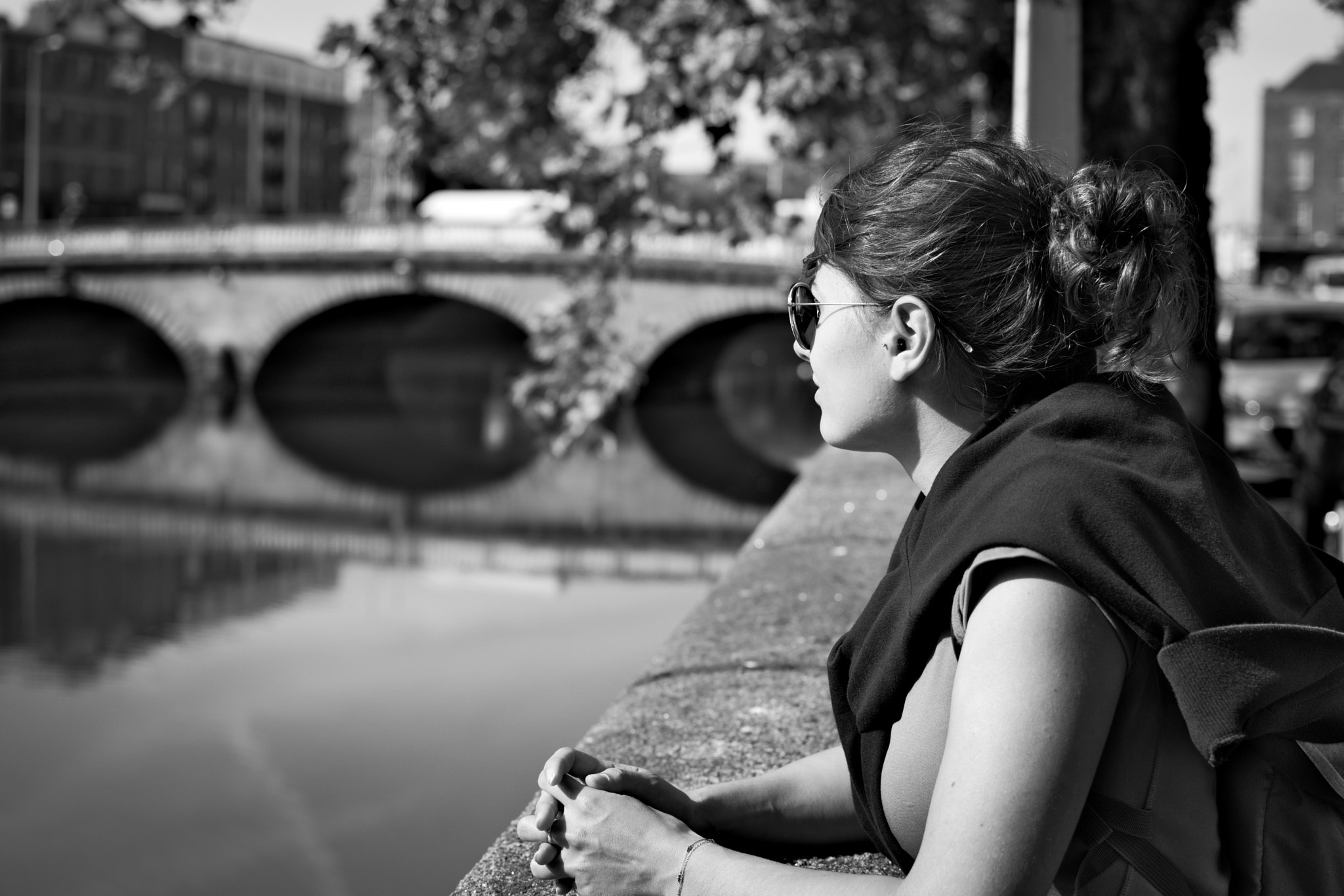 Nikon AF-S DX Nikkor 35mm F1.8G sample photo. Along the liffey, dublin (ireland) photography