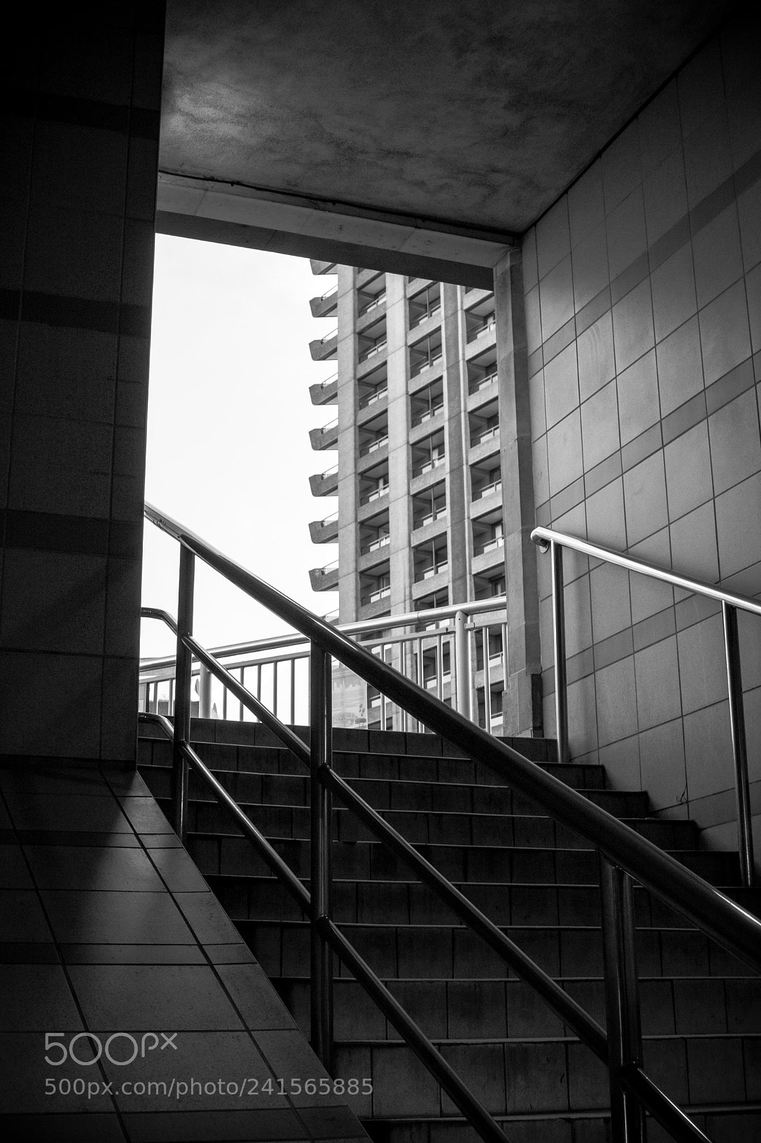 Canon EOS 400D (EOS Digital Rebel XTi / EOS Kiss Digital X) sample photo. Barbican center, london, uk photography
