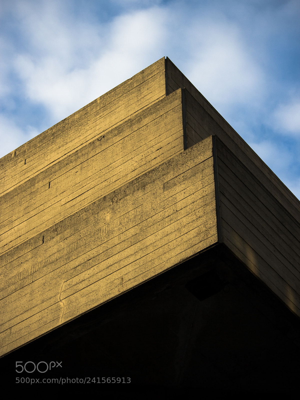 Canon EOS 400D (EOS Digital Rebel XTi / EOS Kiss Digital X) sample photo. National theatre minimalism, london photography