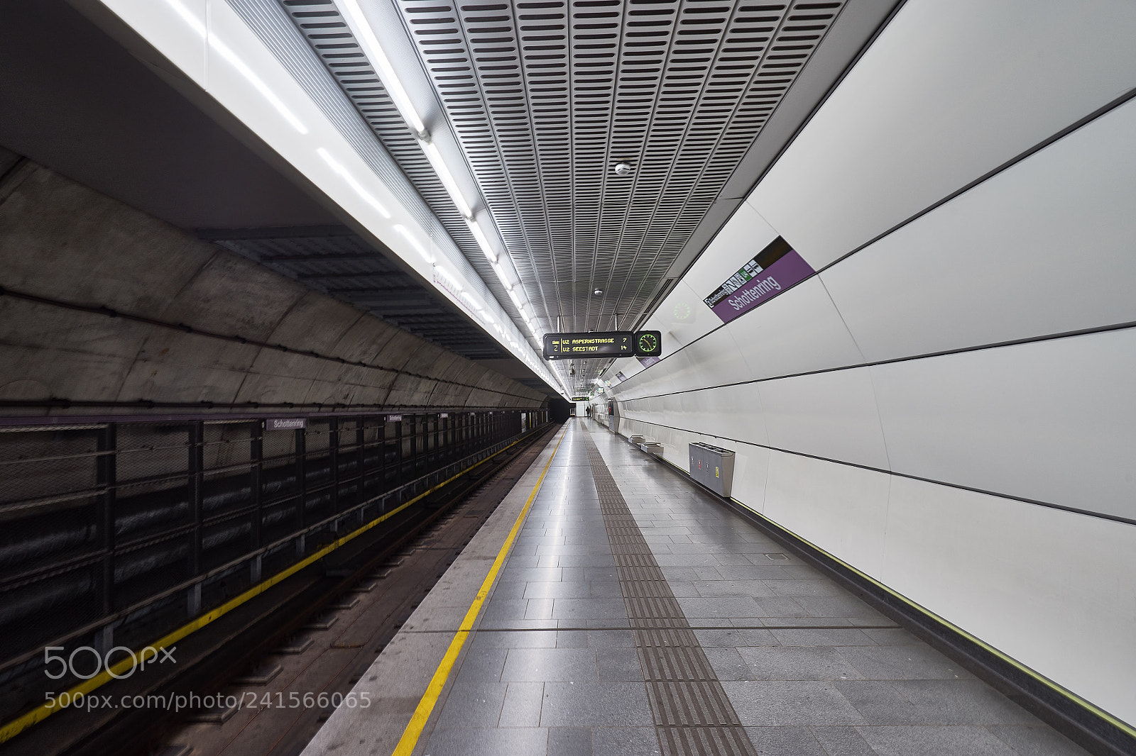 Sony a7 II sample photo. Shottenring - metro wien photography