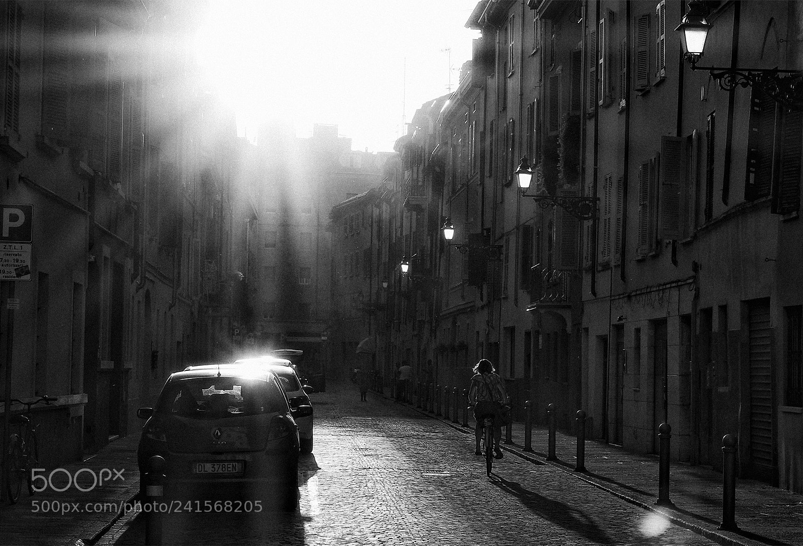 Olympus OM-D E-M5 II sample photo. Afternoon city lights bw photography