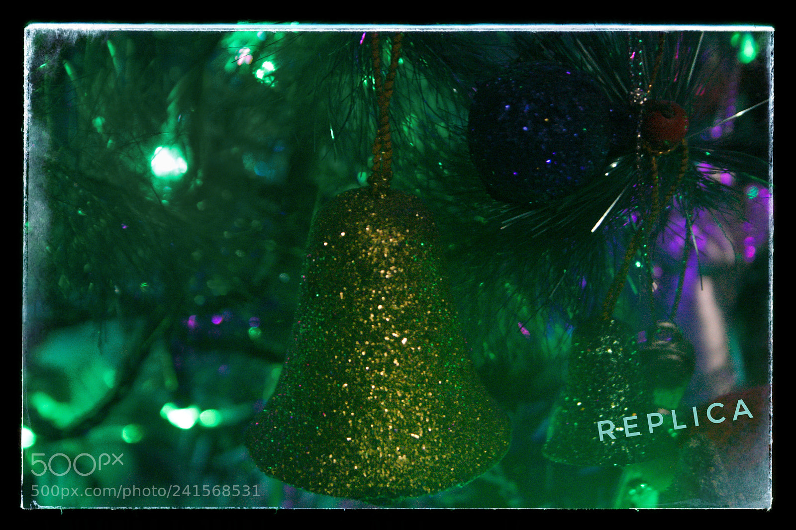 Canon EOS 1000D (EOS Digital Rebel XS / EOS Kiss F) sample photo. Jingle bell photography