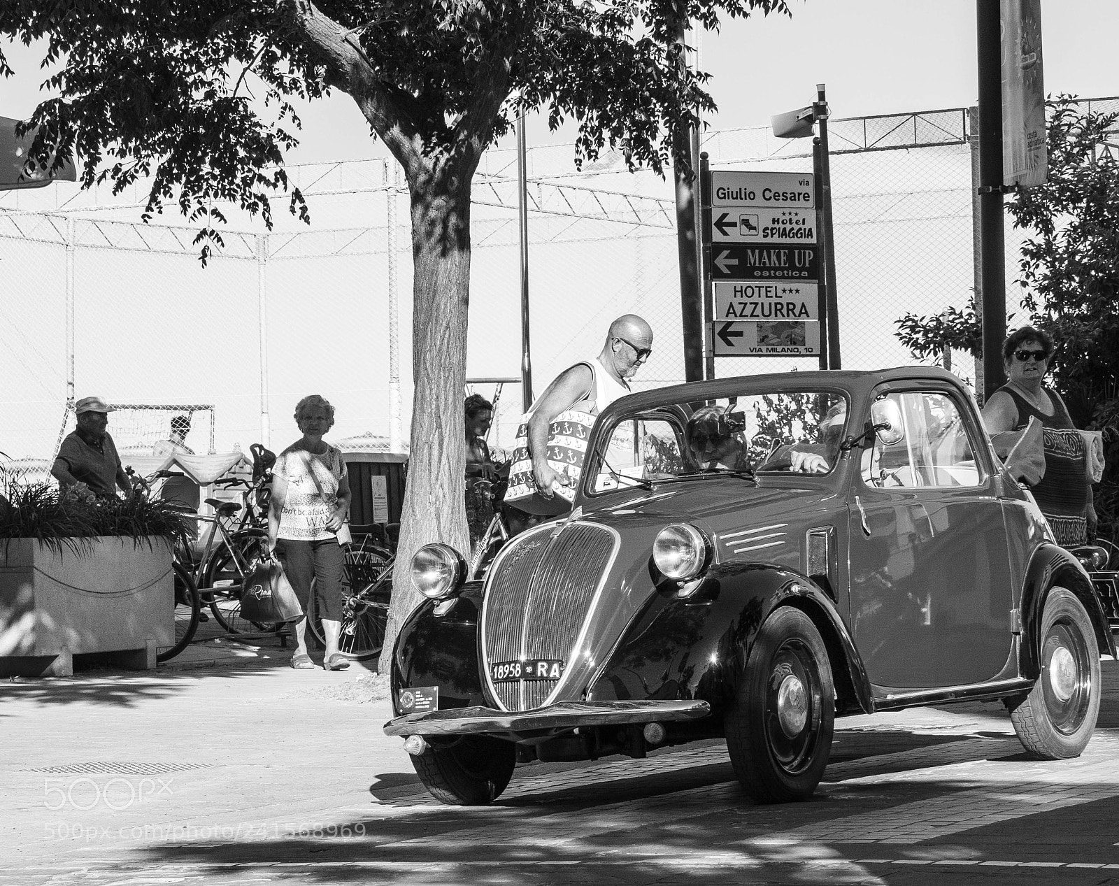 Olympus OM-D E-M1 Mark II sample photo. Fine oldtimers photography