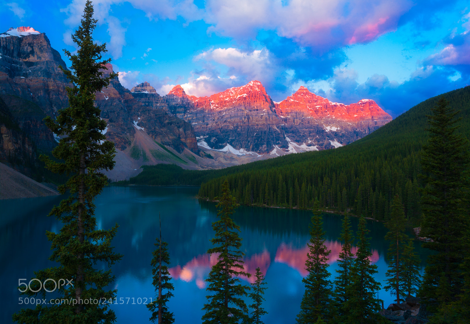 Pentax K20D sample photo. Moraine fire photography
