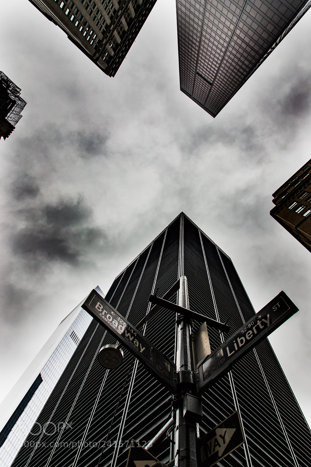 Canon EOS 6D Mark II sample photo. Broadway. nyc. photography