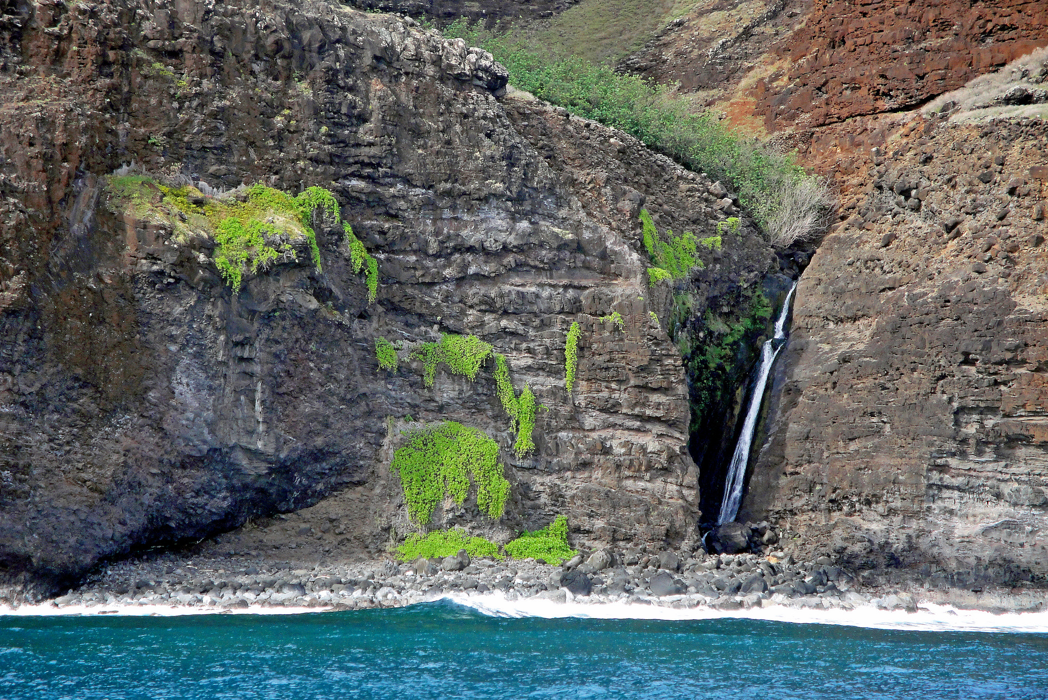 Sony Cyber-shot DSC-W290 sample photo. Na pali waterfall photography