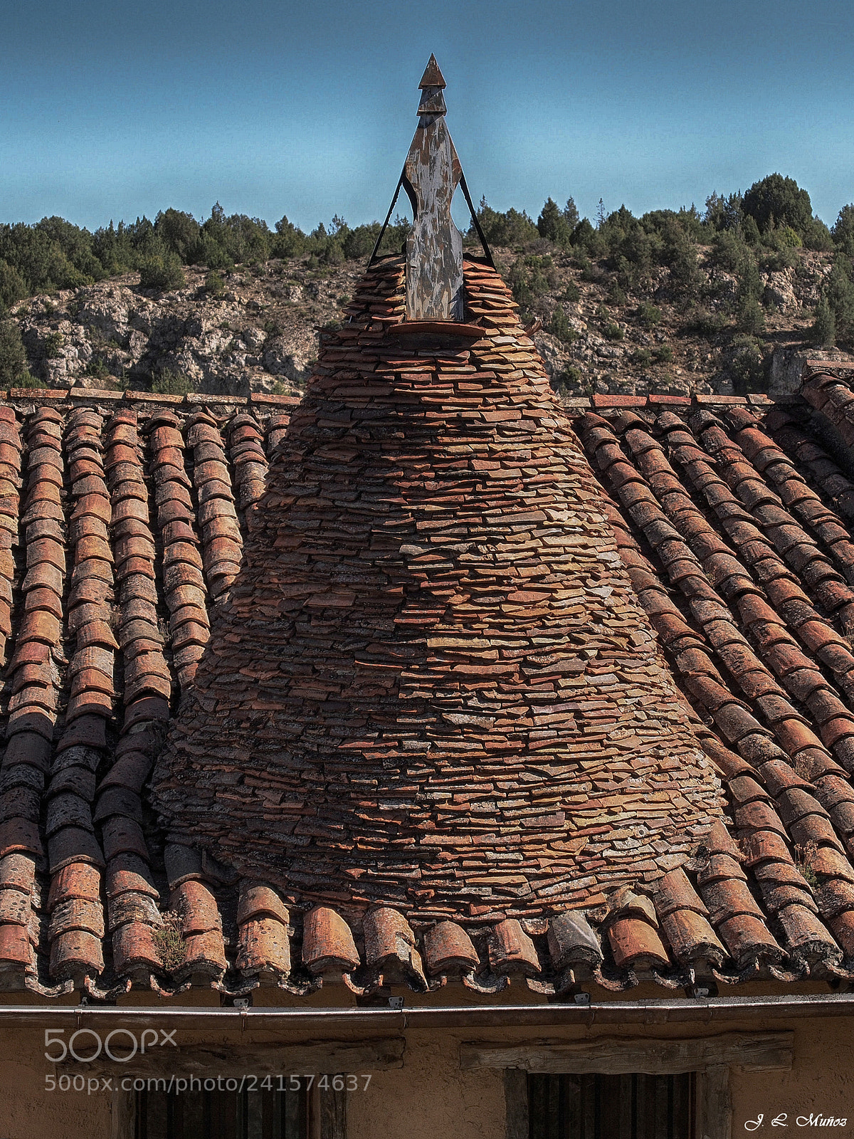 Olympus OM-D E-M5 sample photo. Chimenea. calatañazor (soria) photography