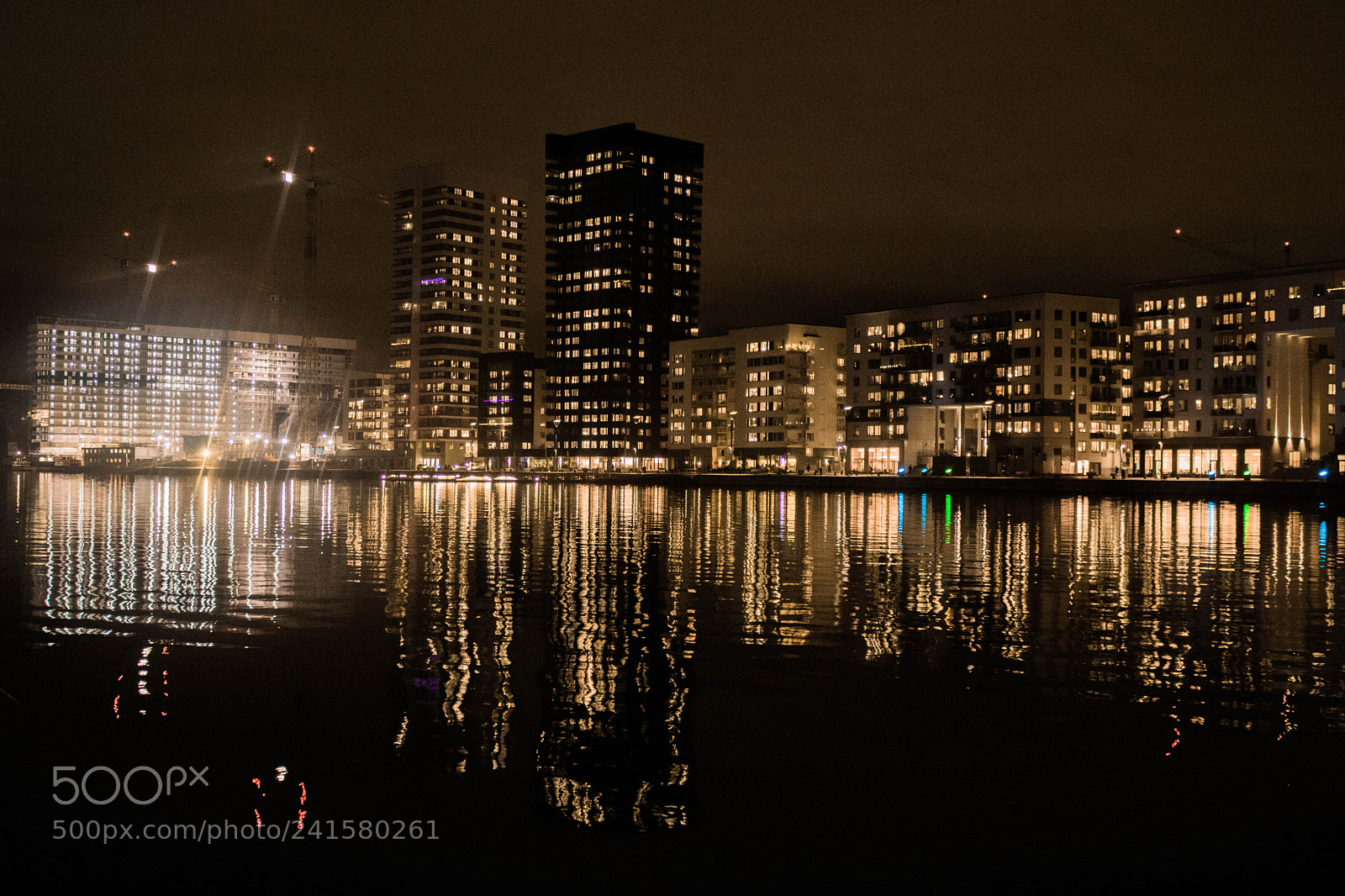 Canon EOS 750D (EOS Rebel T6i / EOS Kiss X8i) sample photo. Nightlight photography