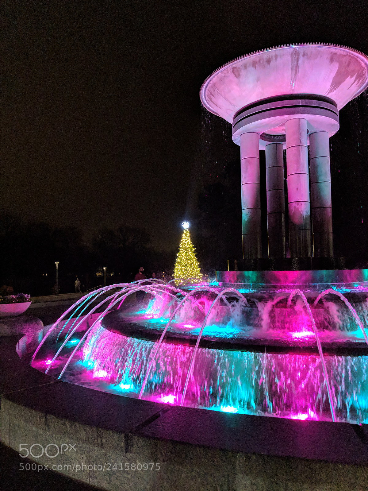 Google Pixel 2 sample photo. Cary fountain photography