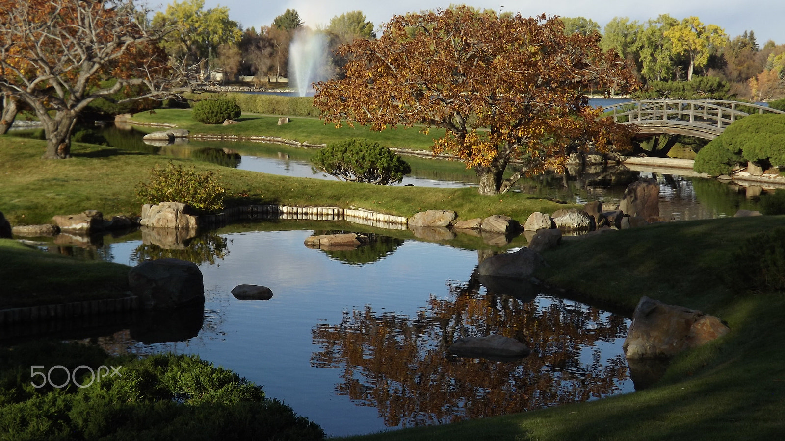 Fujifilm FinePix S3280 sample photo. Japanese gardens in fall photography