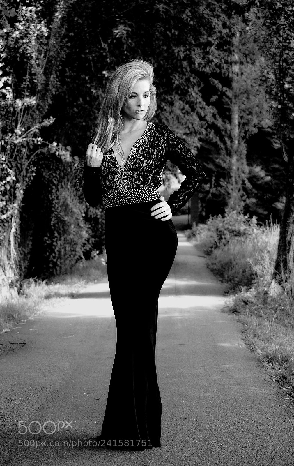 Nikon D7100 sample photo. Black shadows & white roses photography