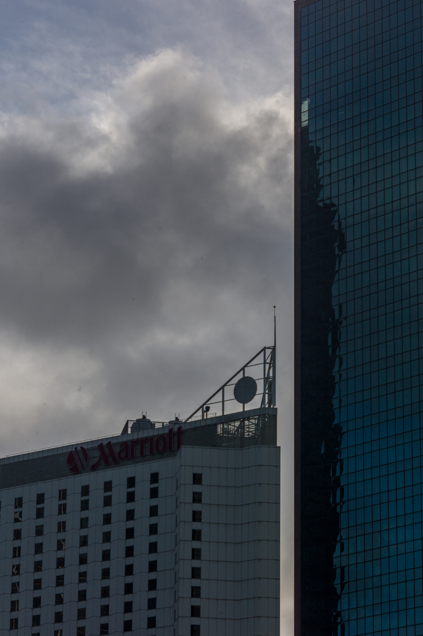 Leica M9 + Tele-Elmar-M 135mm f/4 (II) sample photo. Skyscrapers photography
