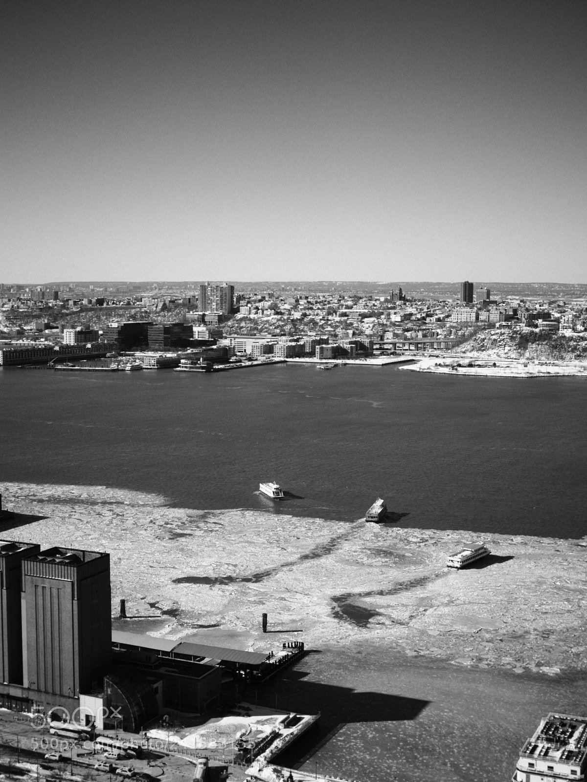Olympus PEN-F sample photo. Nyc winter stroll photography