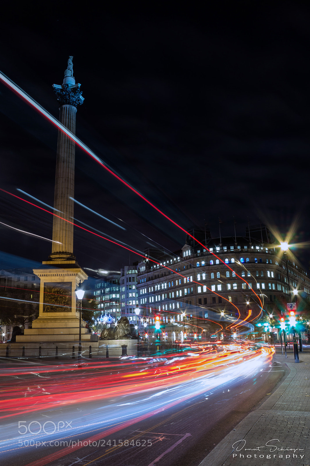 Canon EOS 1200D (EOS Rebel T5 / EOS Kiss X70 / EOS Hi) sample photo. Light trails in trafalgar photography