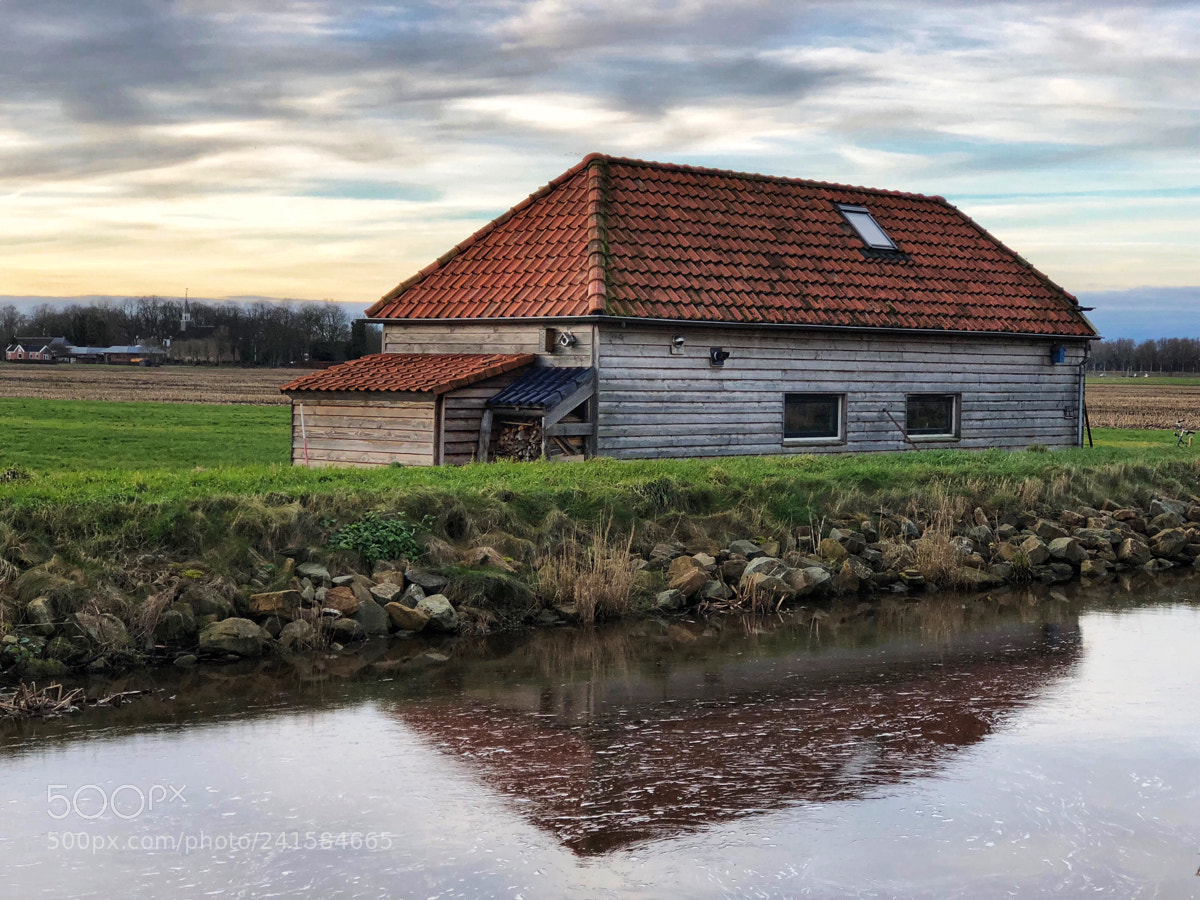 Apple iPhone 8 Plus sample photo. Behind the dikes photography