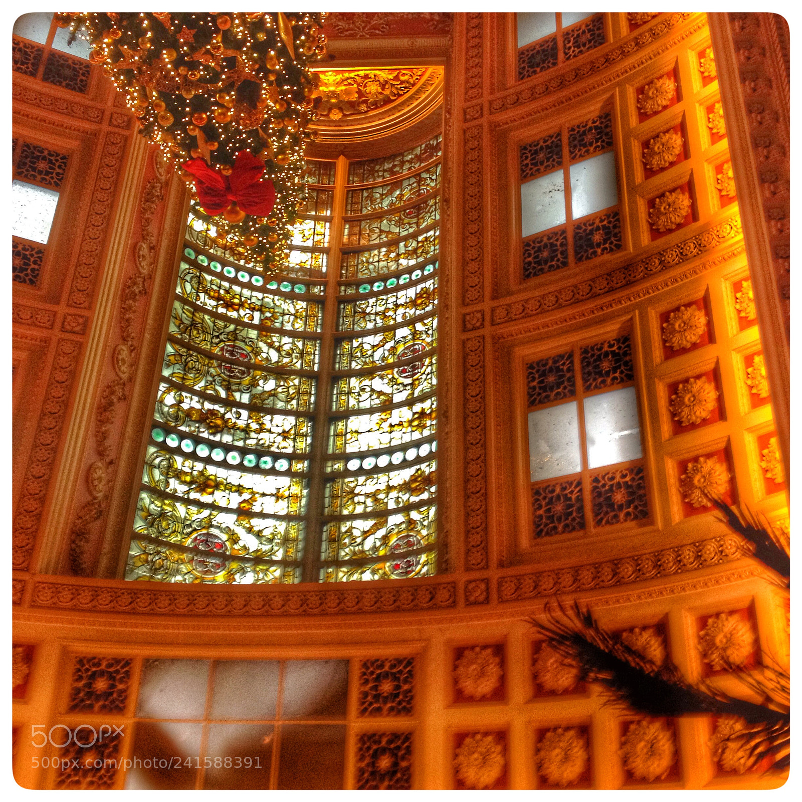 Apple iPhone 4S sample photo. Christmas at the bank photography