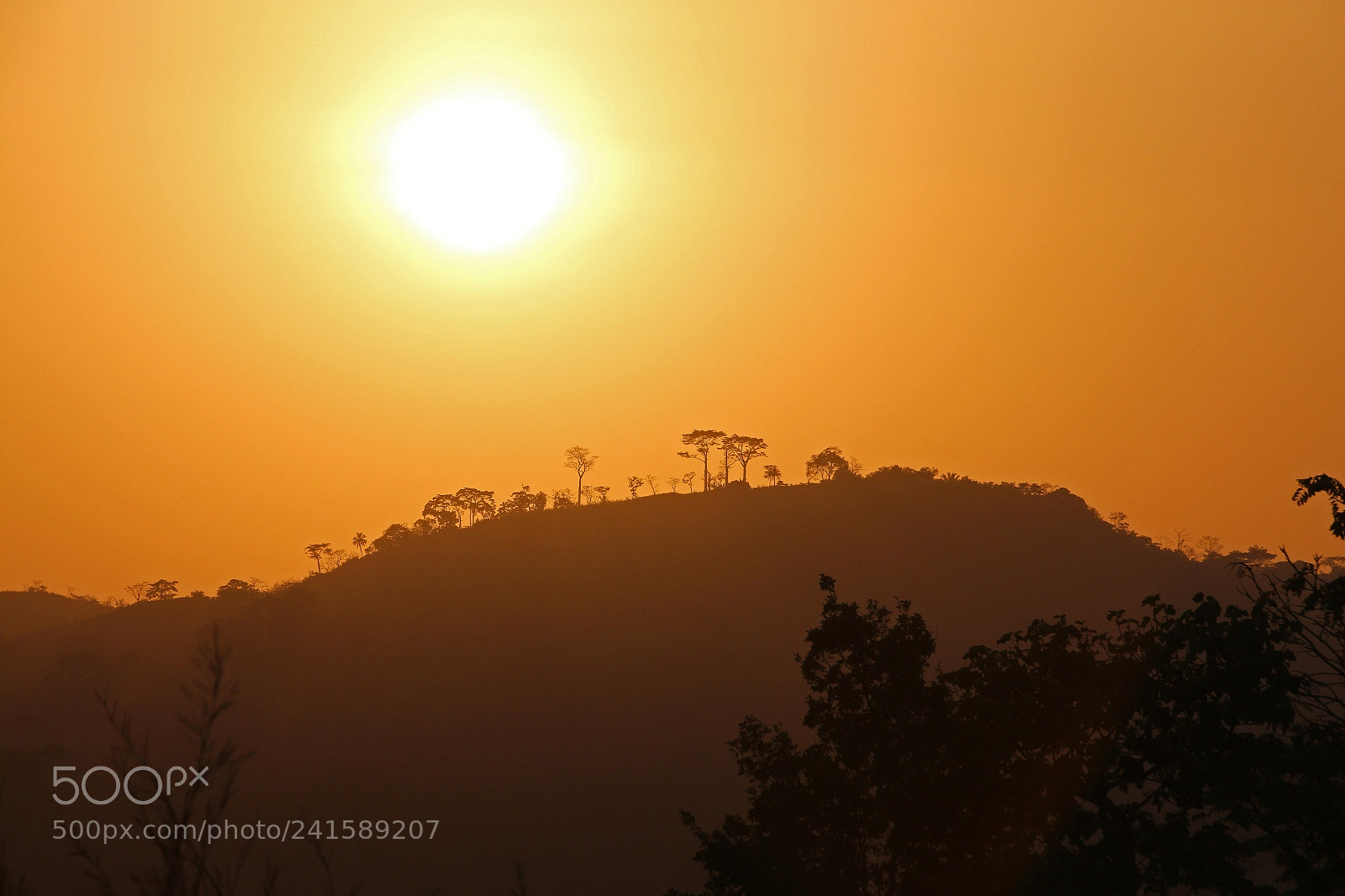 Canon EOS 650D (EOS Rebel T4i / EOS Kiss X6i) sample photo. Sunset over the mountains photography