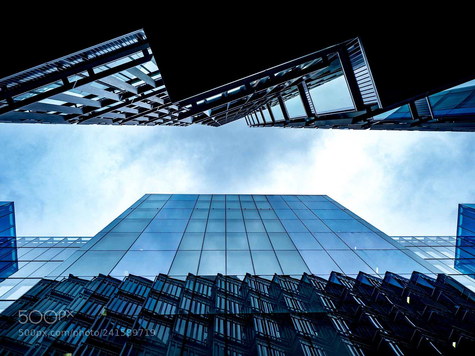 Olympus OM-D E-M5 II sample photo. Looking up in london photography