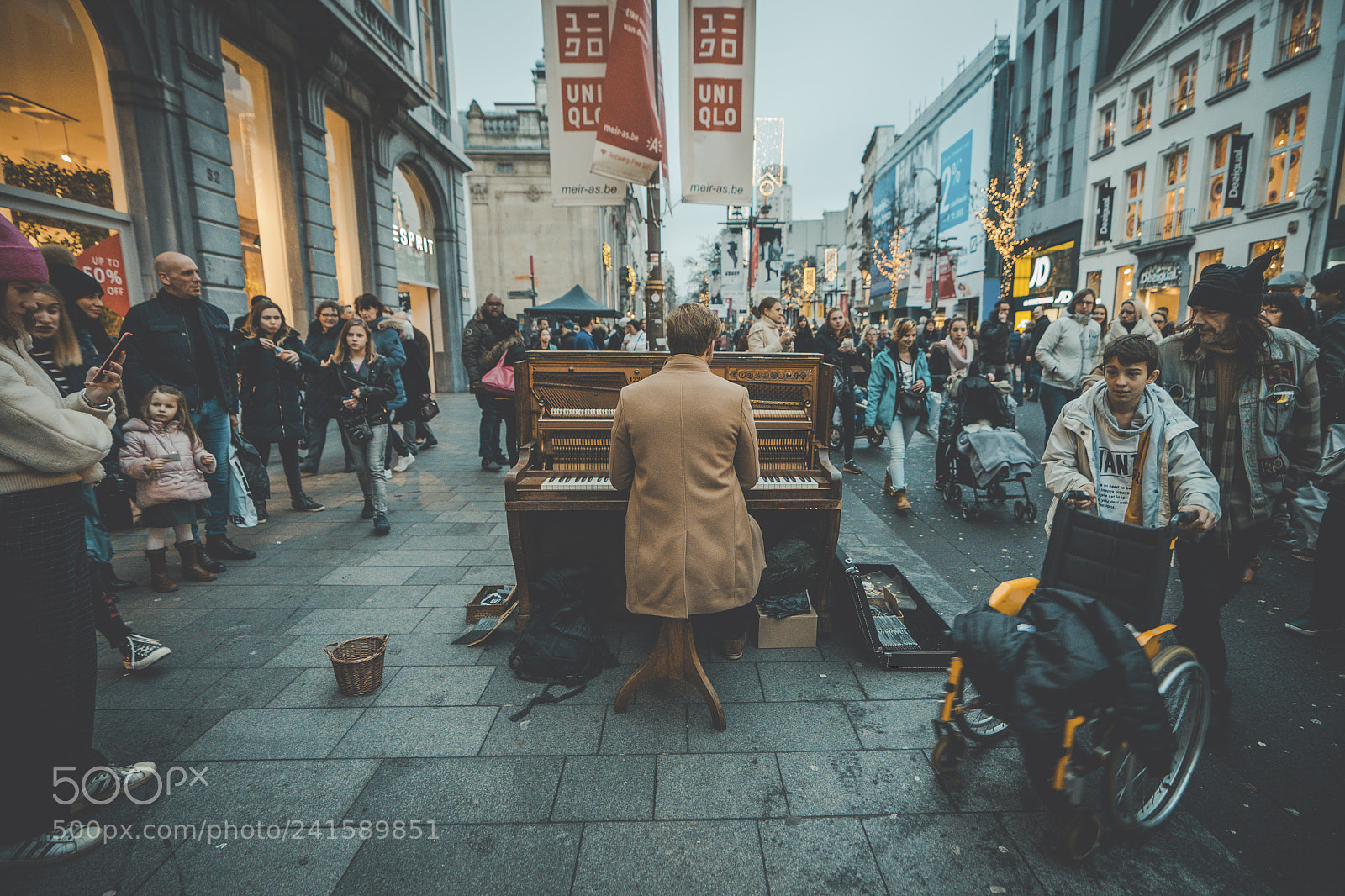 Sony a7 II sample photo. The piano man photography