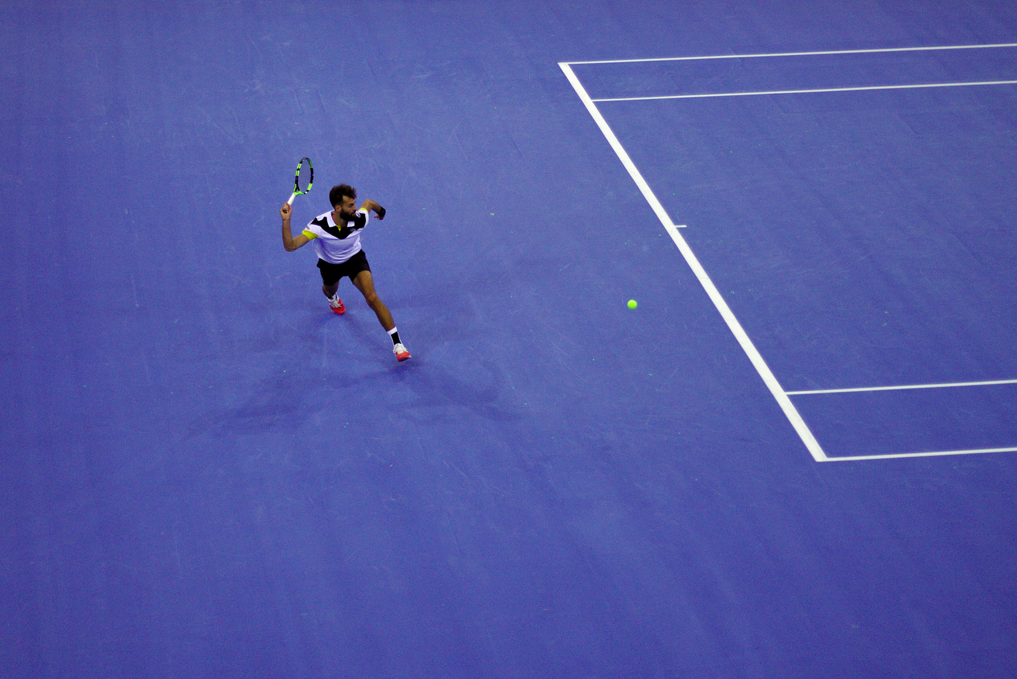 Canon EOS 700D (EOS Rebel T5i / EOS Kiss X7i) + Canon EF 50mm F1.8 II sample photo. Benoit paire kicking ball photography