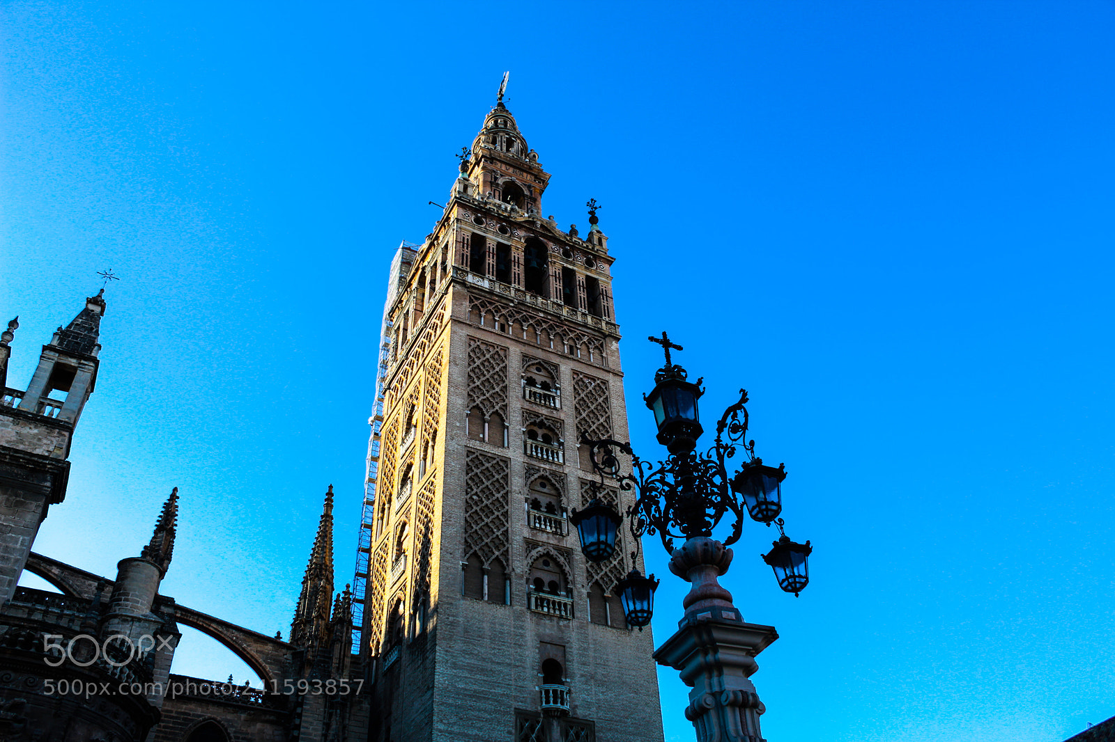 Canon EOS 1300D (EOS Rebel T6 / EOS Kiss X80) sample photo. Giralda photography