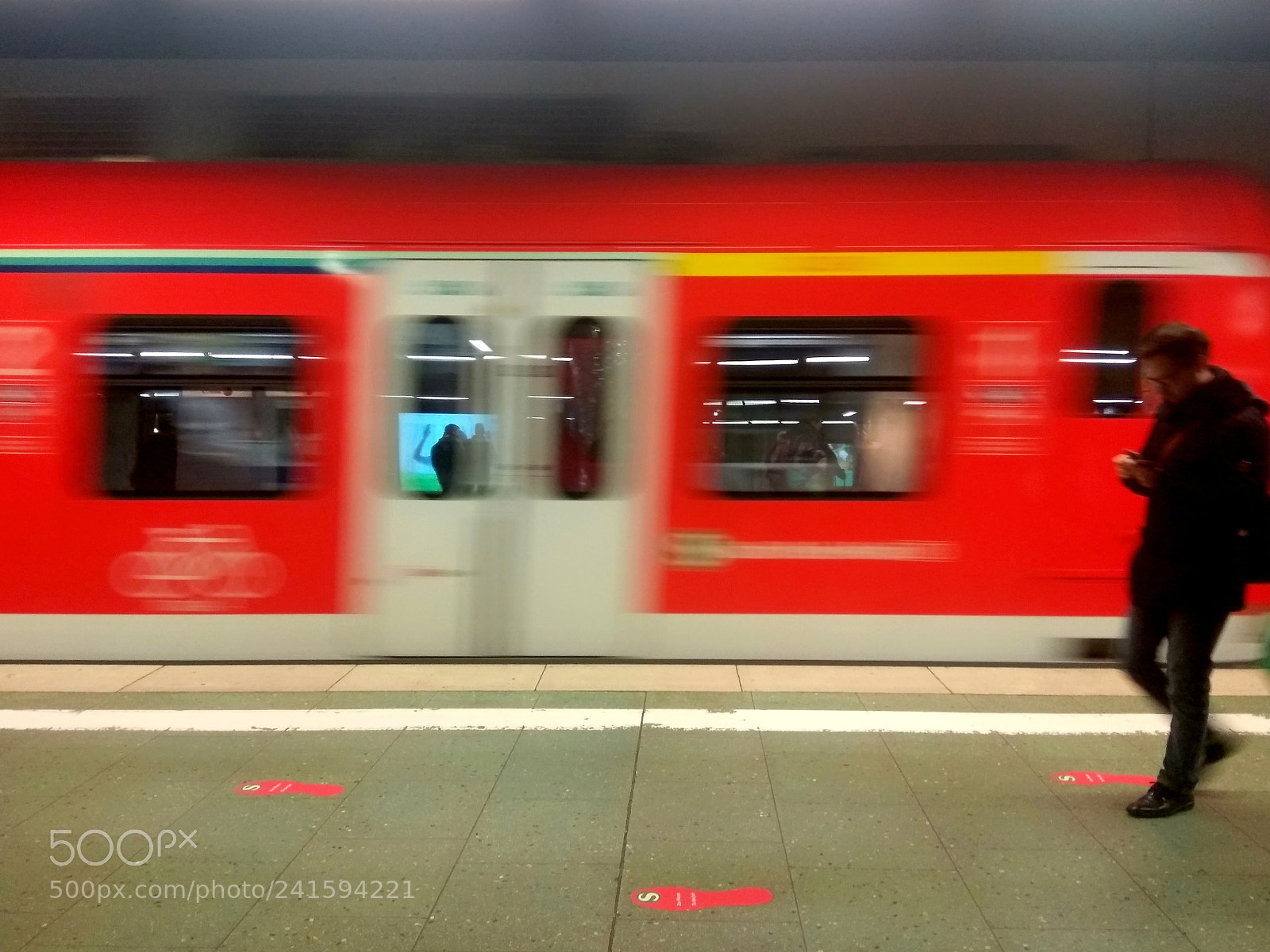 Xiaomi Redmi Note3 sample photo. Red train photography