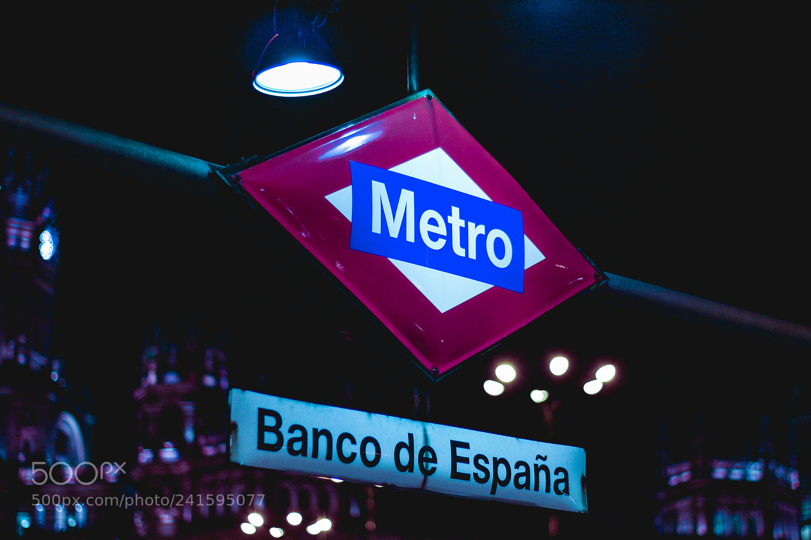 Canon EOS 100D (EOS Rebel SL1 / EOS Kiss X7) sample photo. Parada de metro de photography