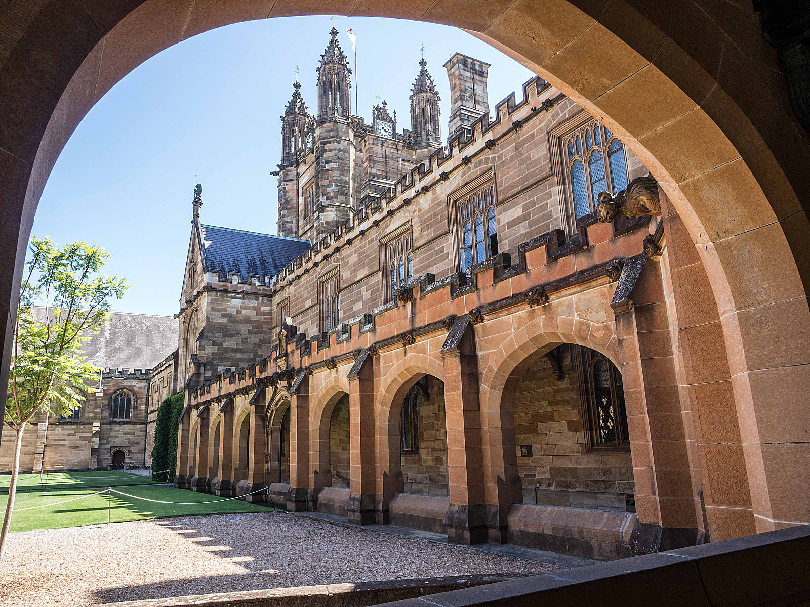 Olympus OM-D E-M10 II sample photo. The main quadrangle, sydney photography