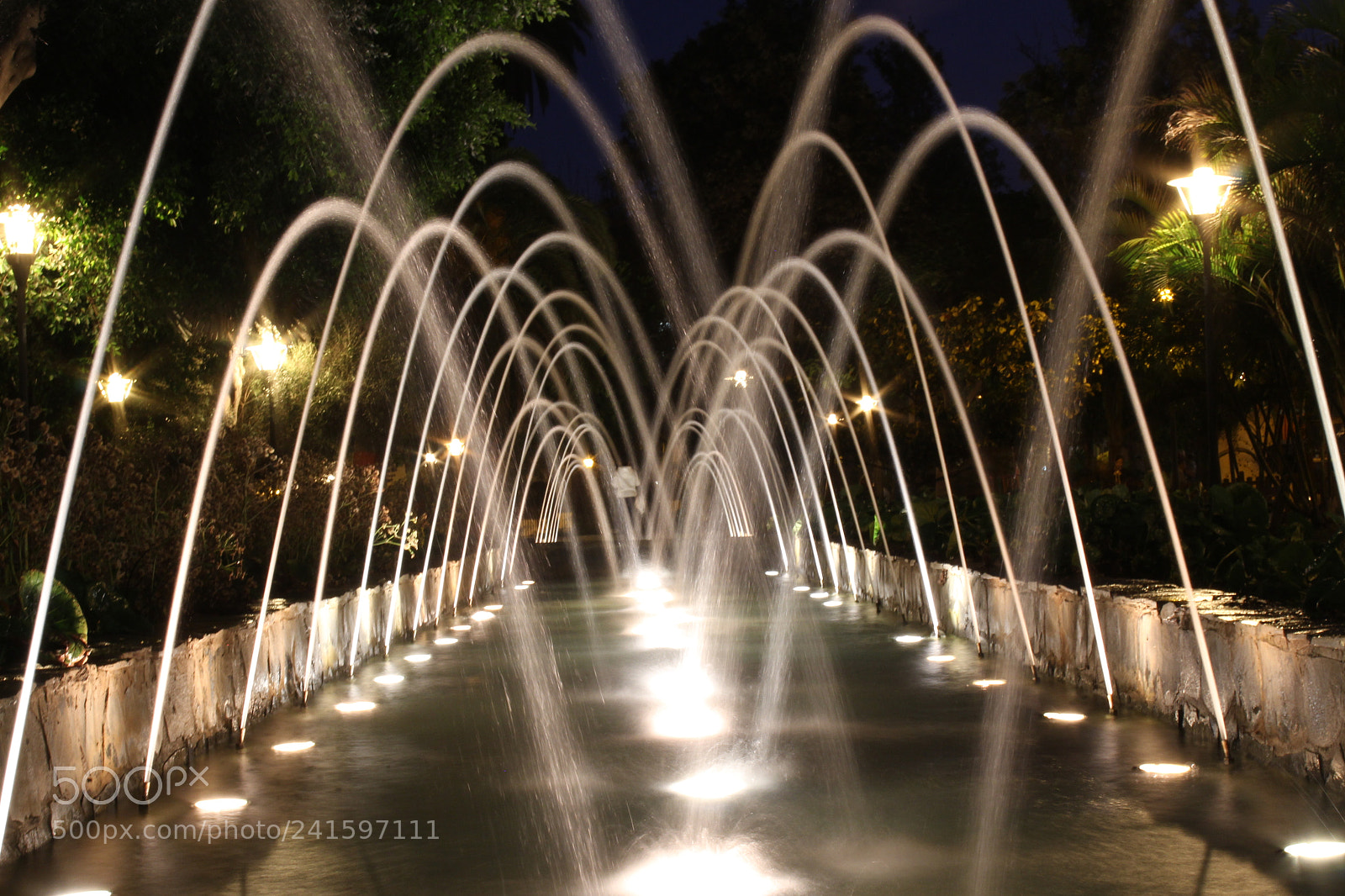 Canon EOS 100D (EOS Rebel SL1 / EOS Kiss X7) sample photo. Parque doramas noche photography